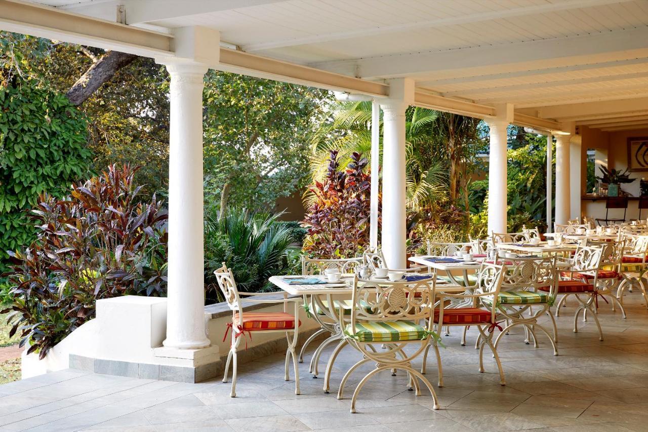 Batonka Guest Lodge Victoria Falls Exterior photo