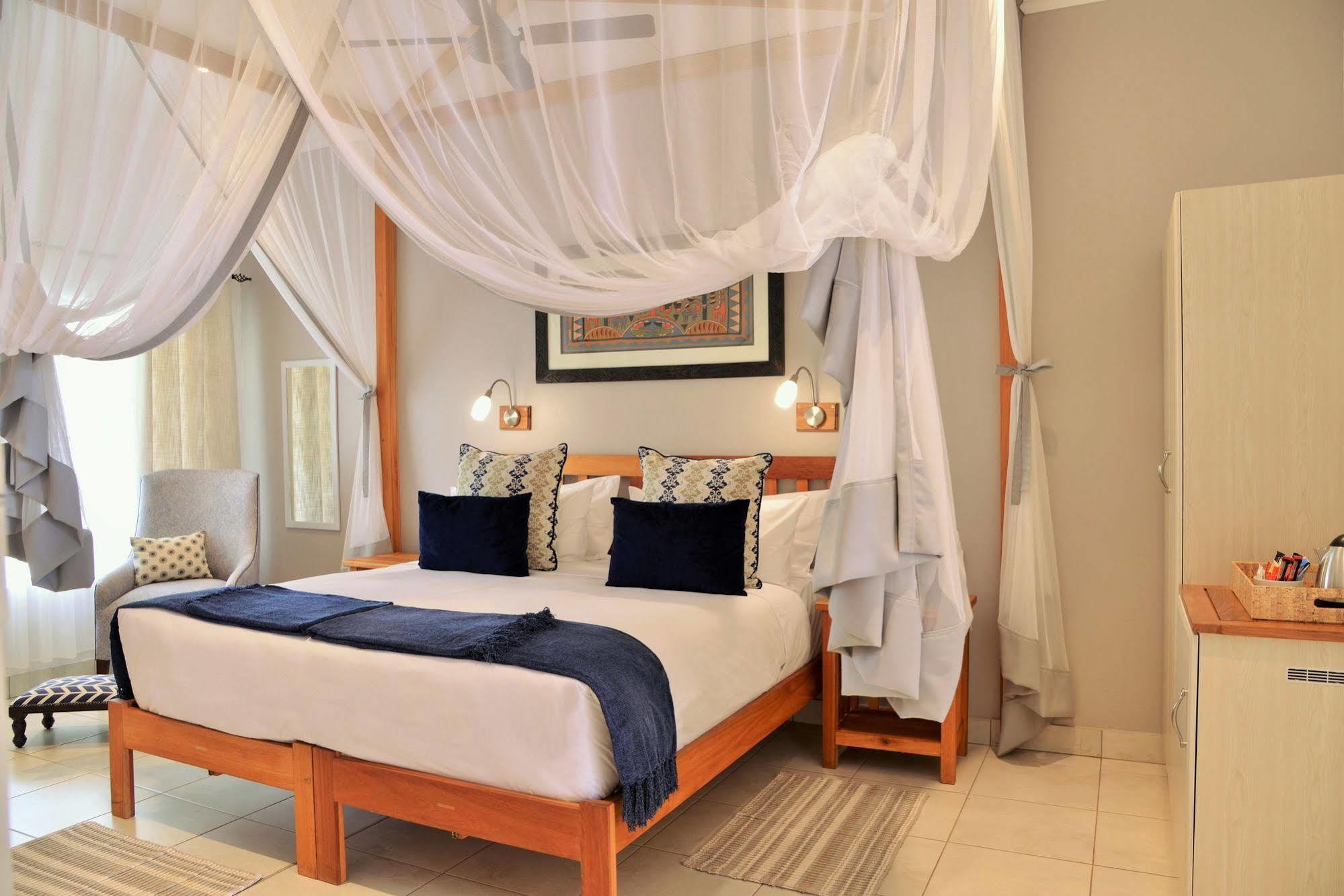 Batonka Guest Lodge Victoria Falls Exterior photo