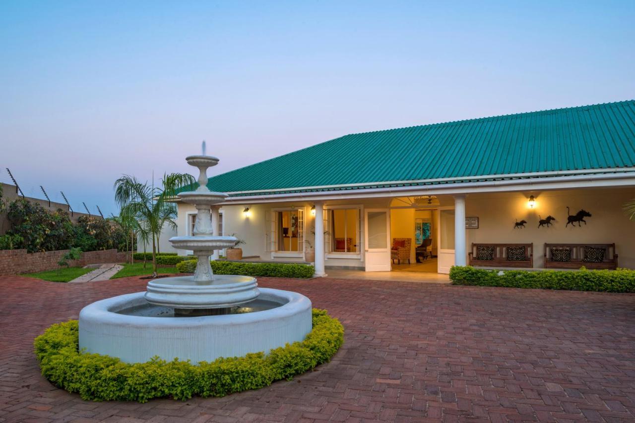Batonka Guest Lodge Victoria Falls Exterior photo